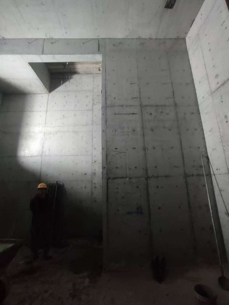 五湖渔场墙上开槽钢筋断了有影响吗